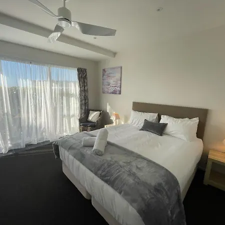 Carters By The Sea Beachside Studio Apartments Carters Beach Exterior photo