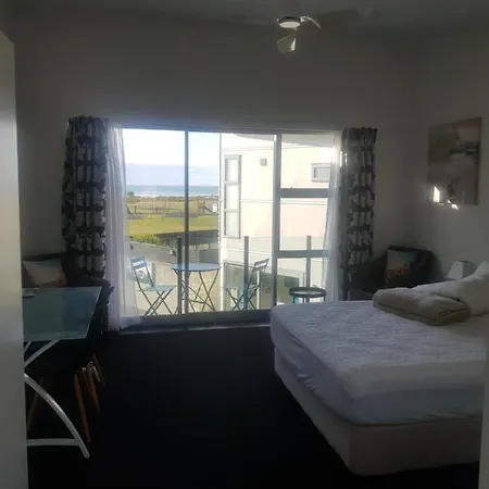 Carters By The Sea Beachside Studio Apartments Carters Beach Exterior photo