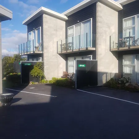 Carters By The Sea Beachside Studio Apartments Carters Beach Exterior photo